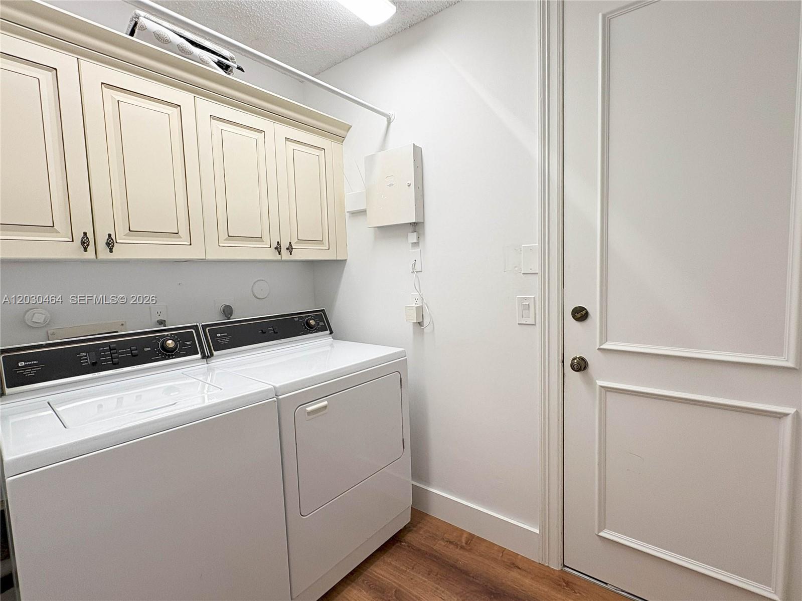 WINDSOR WAY 1 - Residential Lease