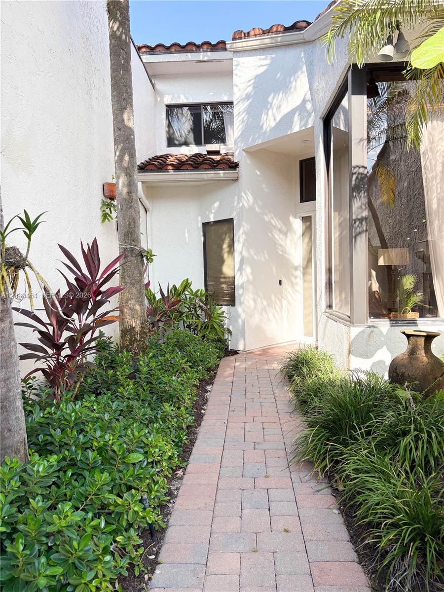 WINDSOR WAY 1 - Residential Lease