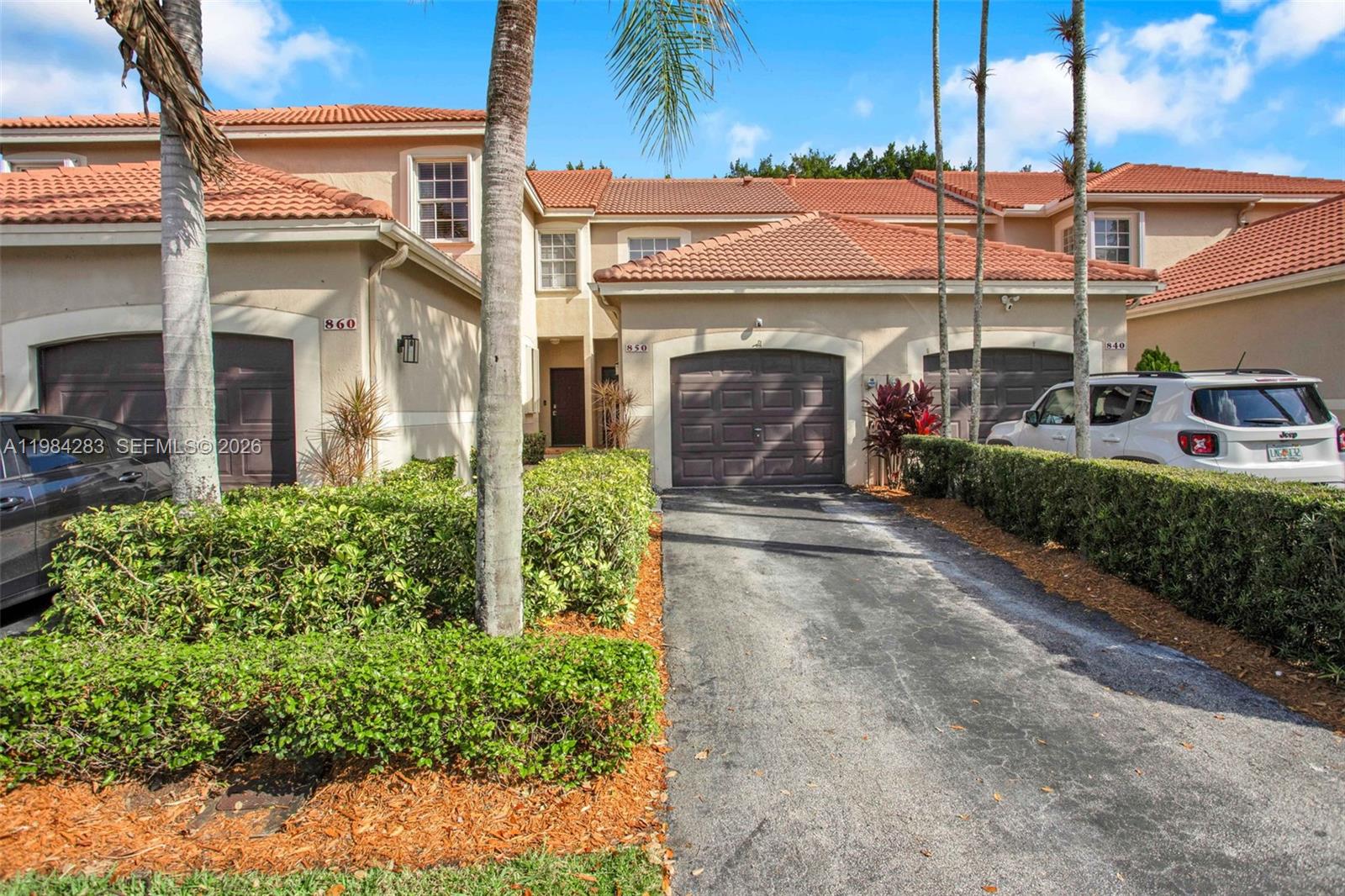 Ready to move in! Charming townhouse located in the highly desirable City of Weston, known for its top-rated Broward County schools. Community features include gated entry, swimming pool, playground, and basketball court. The home offers a private patio with a beautiful tree-lined view, a spacious open floor plan, kitchen.This modern style home offers super easy access to I75, for a quick sling shot to Boca, Ft. Lauderdale, Miami, or the Beaches.Roof is 1.5 years old and A/C is 2 years old.

School:
Eagle Point Elementary School
Tequesta Trace Middle School
Cypress Bay High School