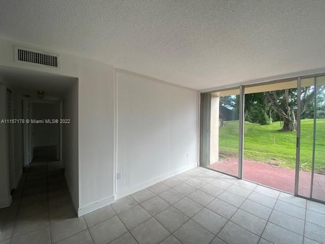 First Floor (2B/2B) condo unit with assigned parking in the popular area of Fontainebleau near good schools, restaurants and major highways.