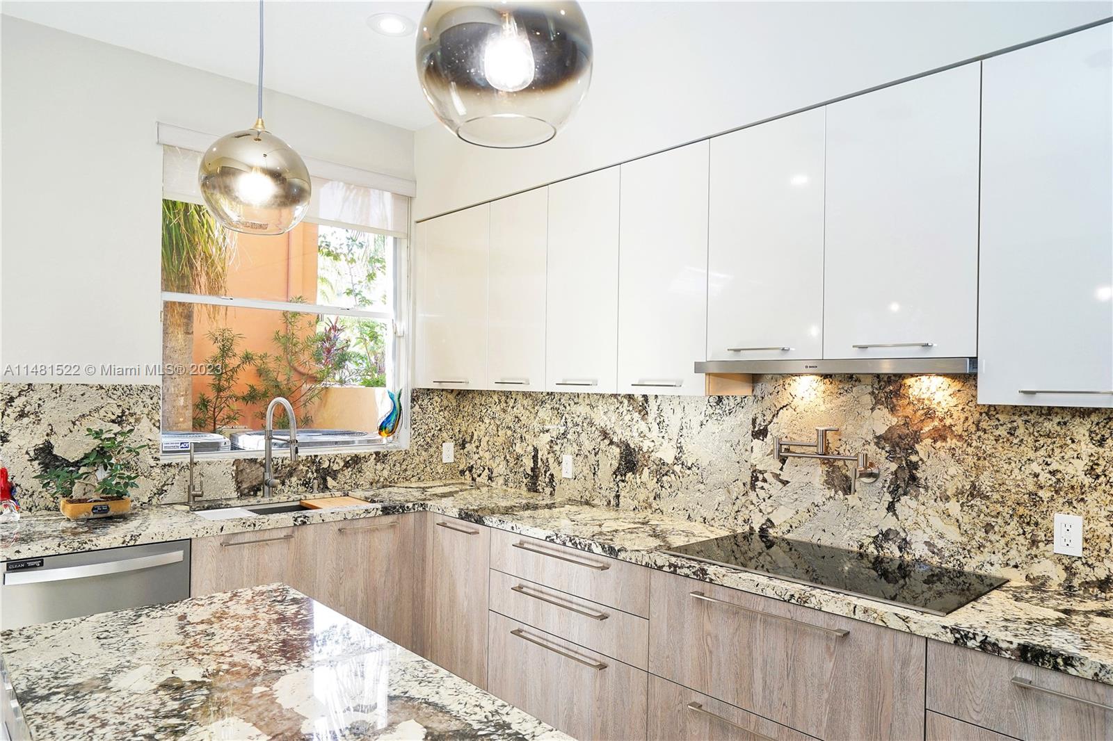 ISLAND WAY - Residential