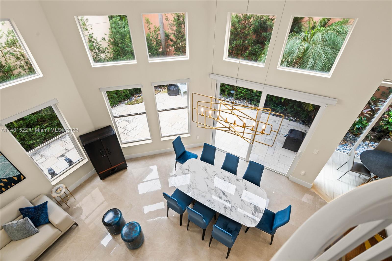ISLAND WAY - Residential