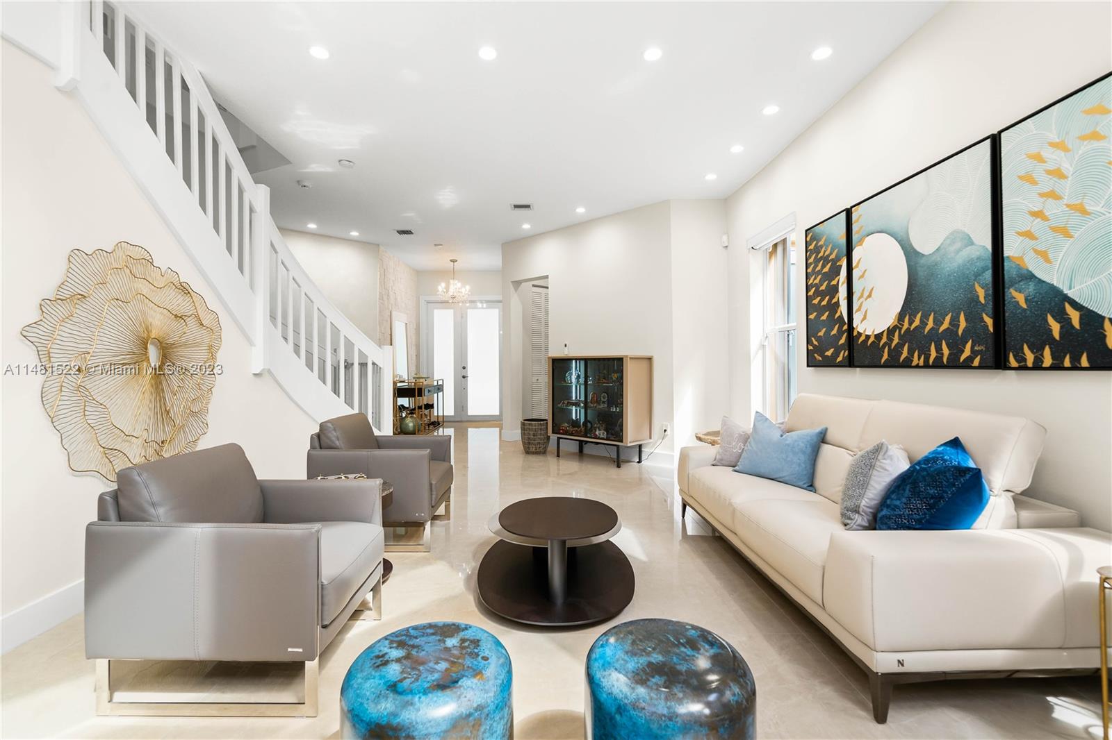 ISLAND WAY - Residential