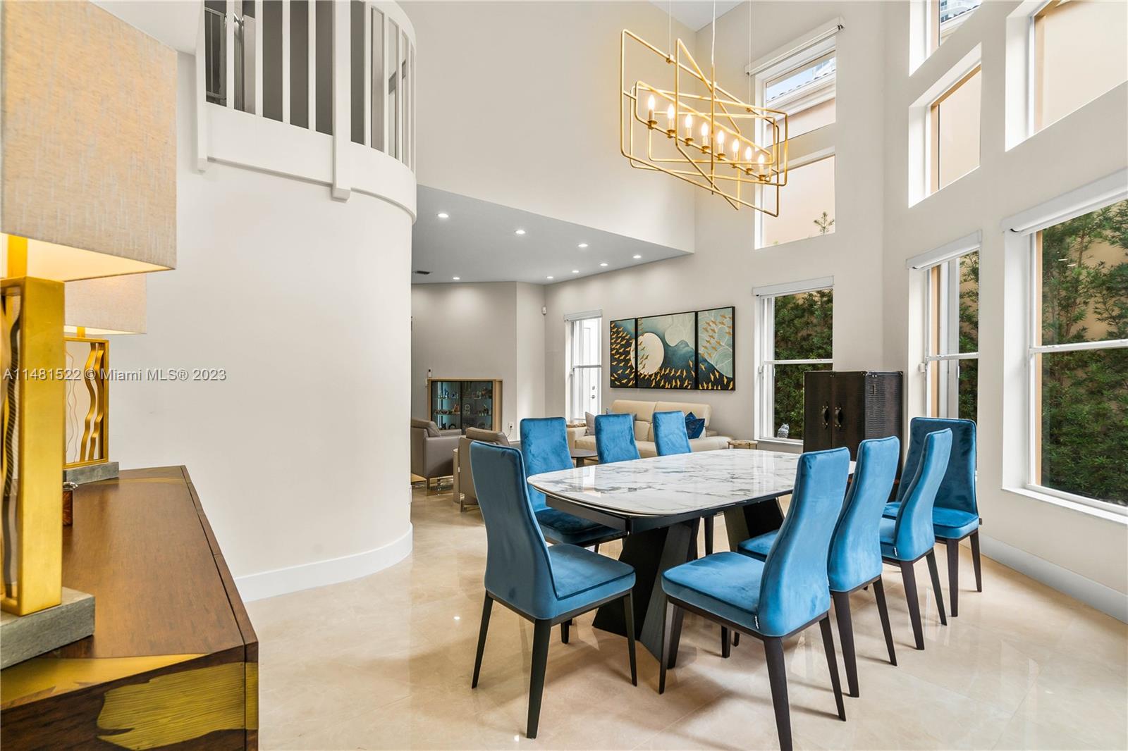 ISLAND WAY - Residential