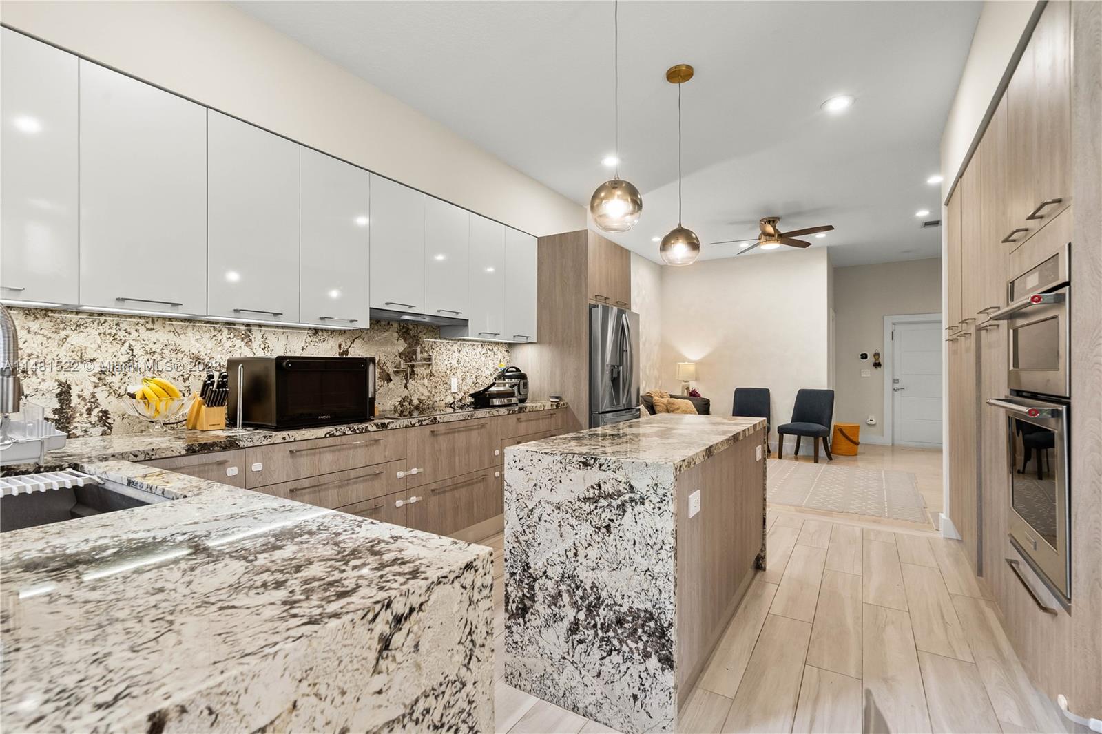 ISLAND WAY - Residential