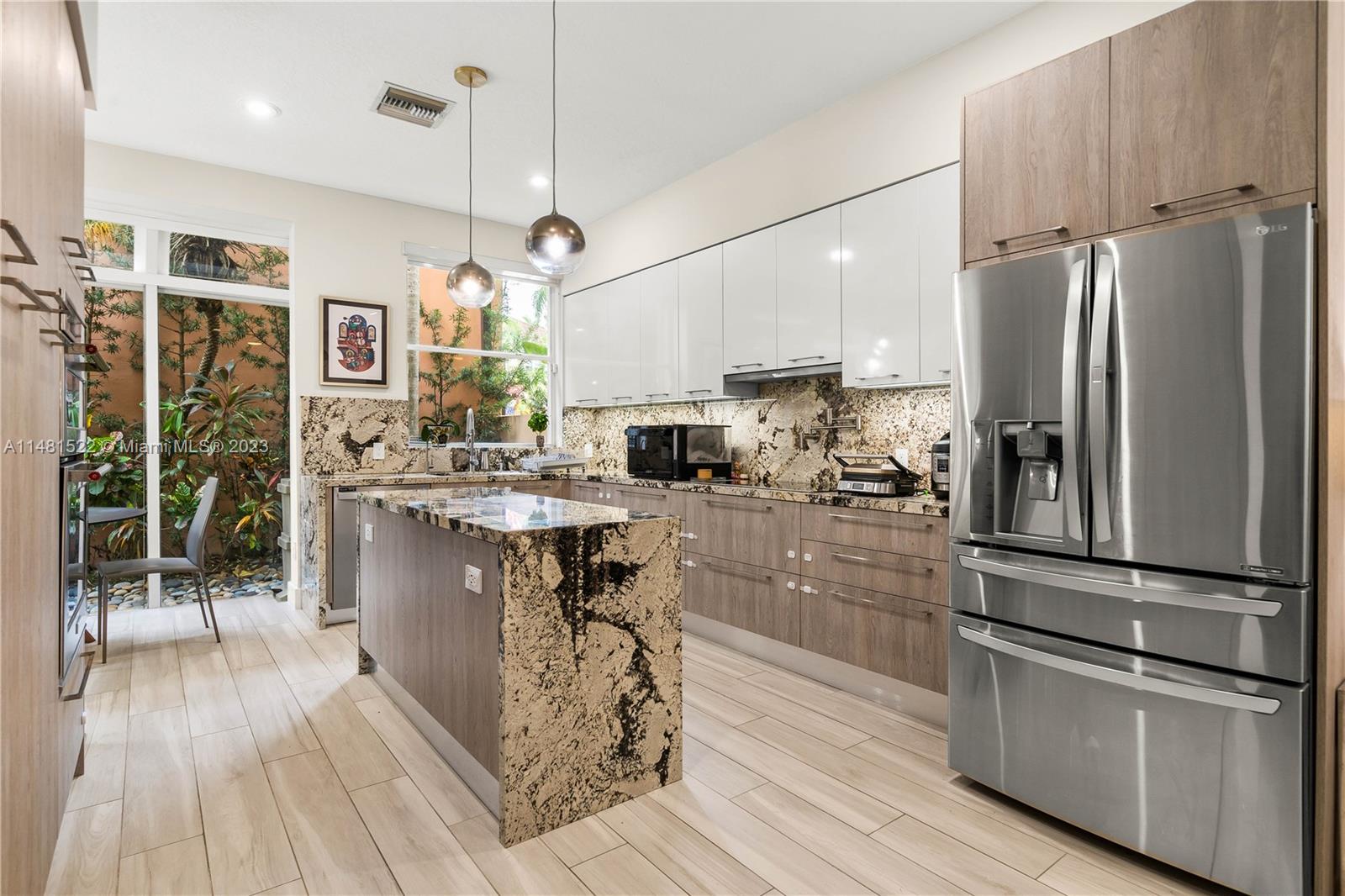 ISLAND WAY - Residential
