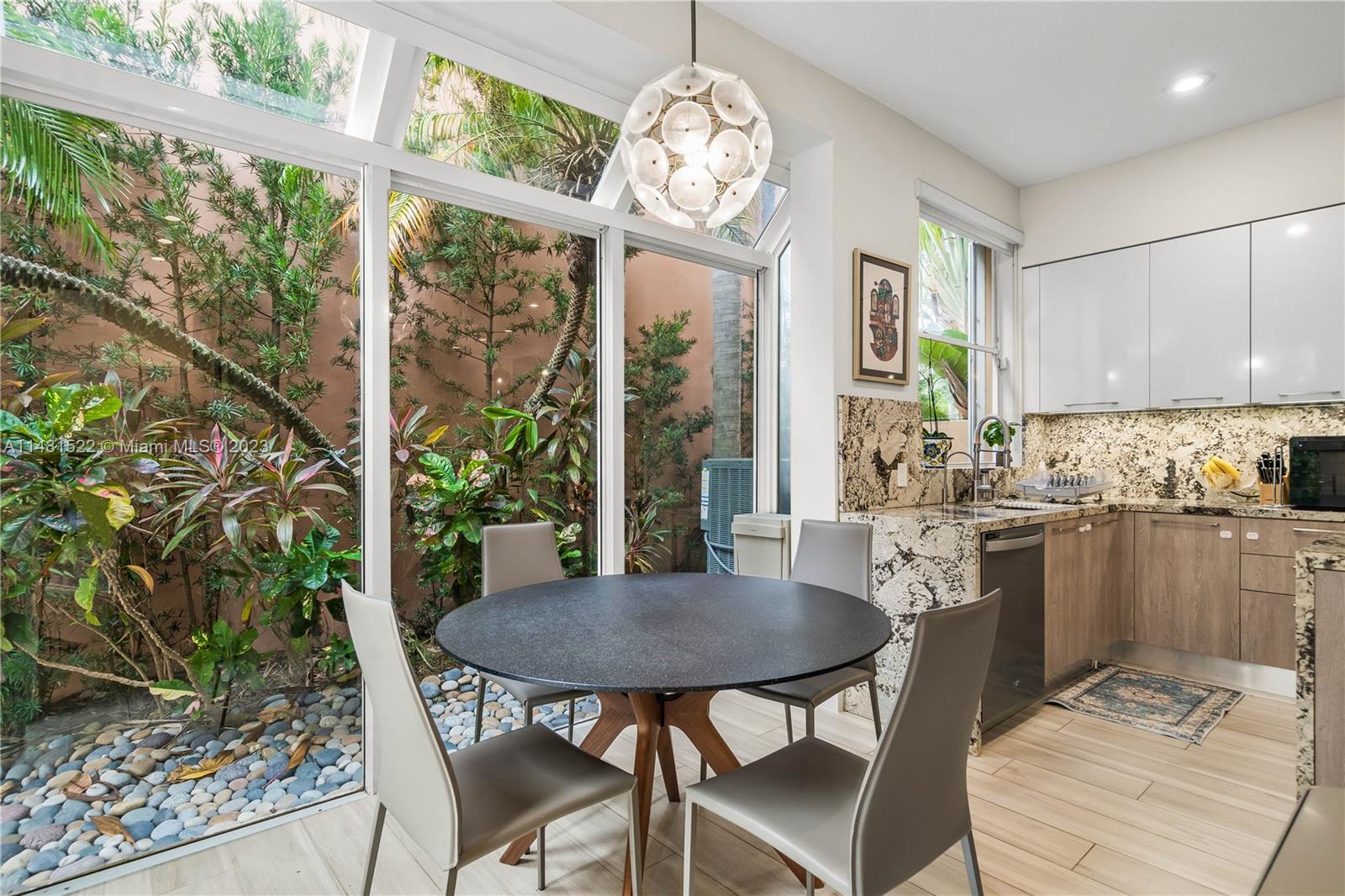 ISLAND WAY - Residential