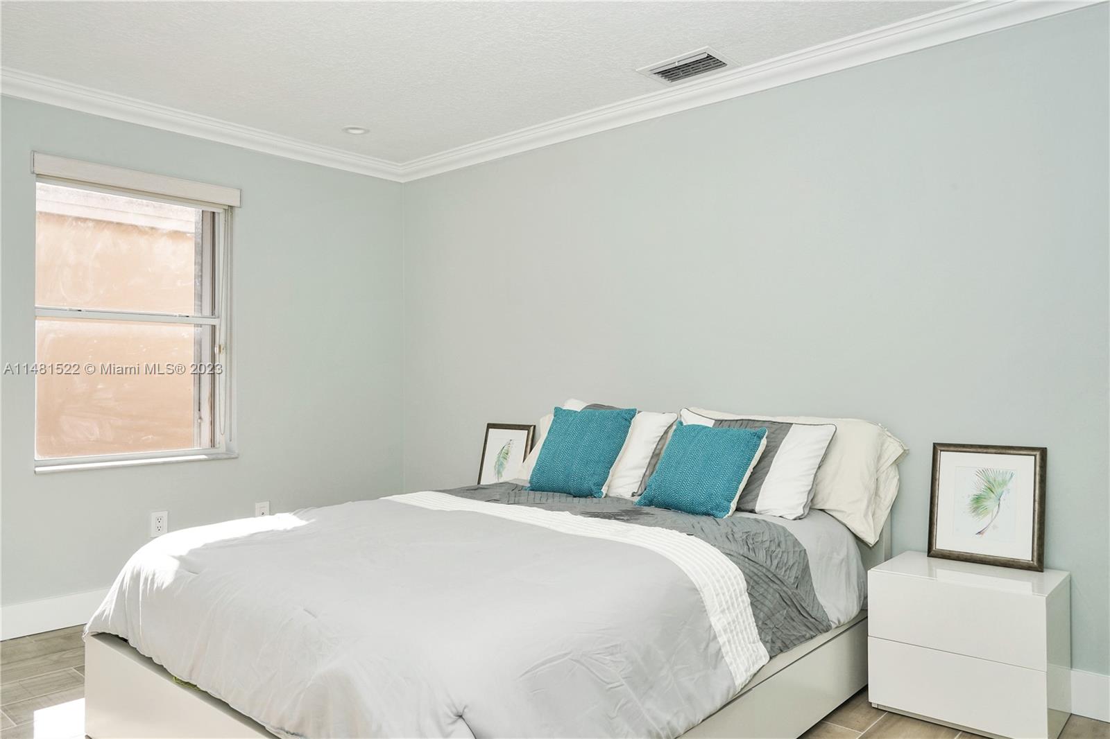 ISLAND WAY - Residential