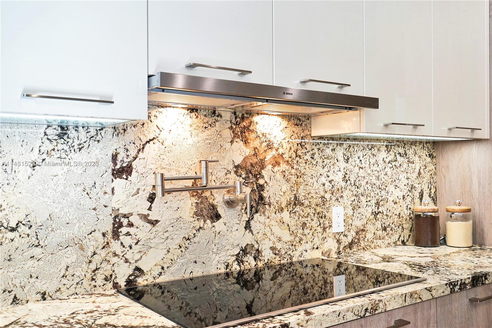 ISLAND WAY - Residential