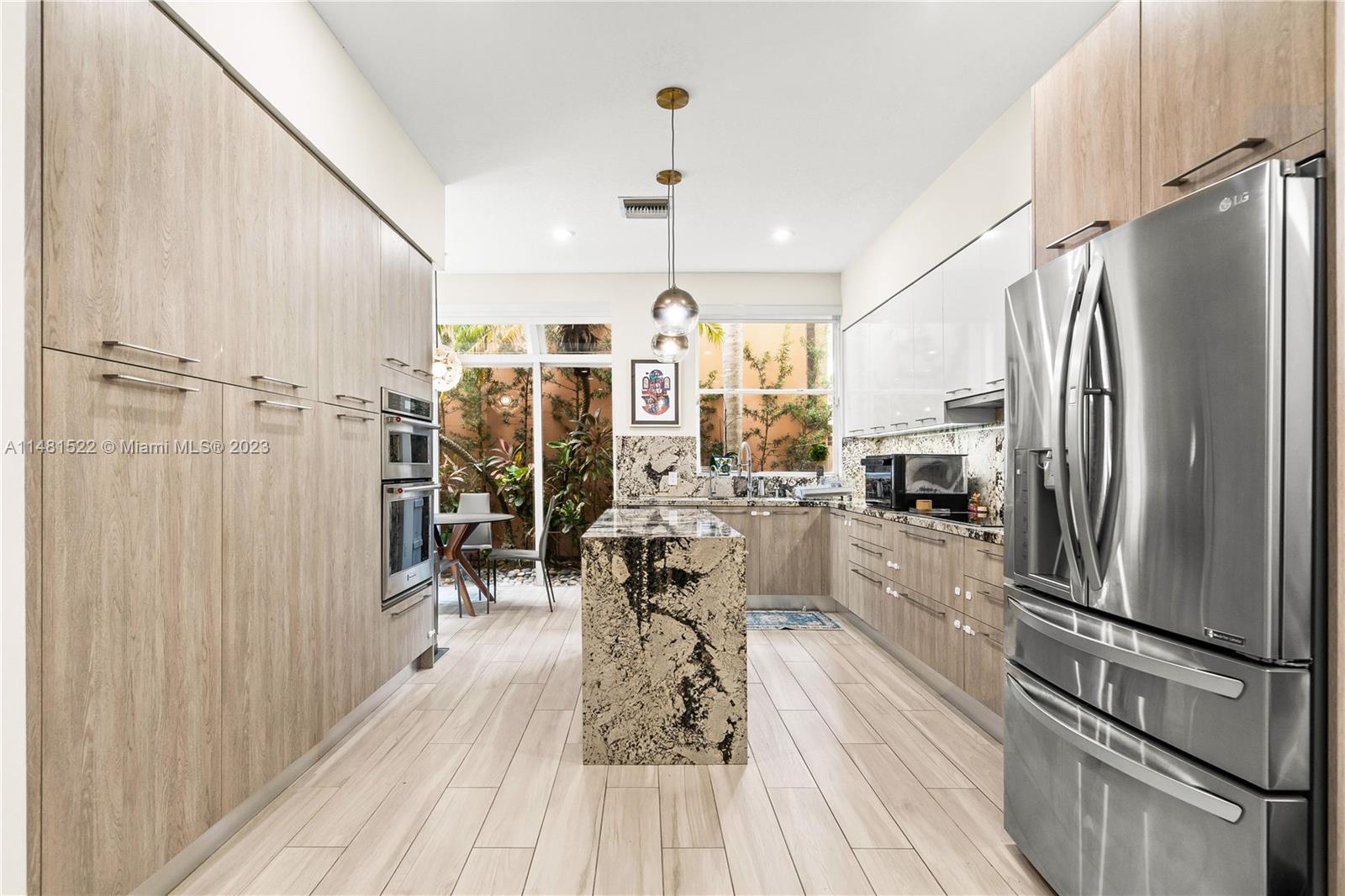 ISLAND WAY - Residential