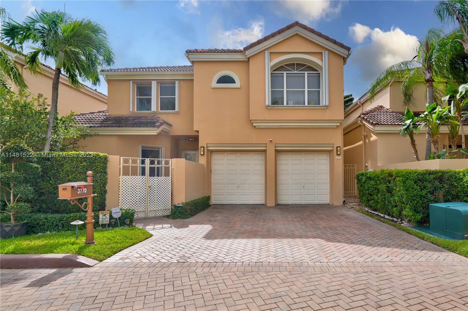ISLAND WAY - Residential
