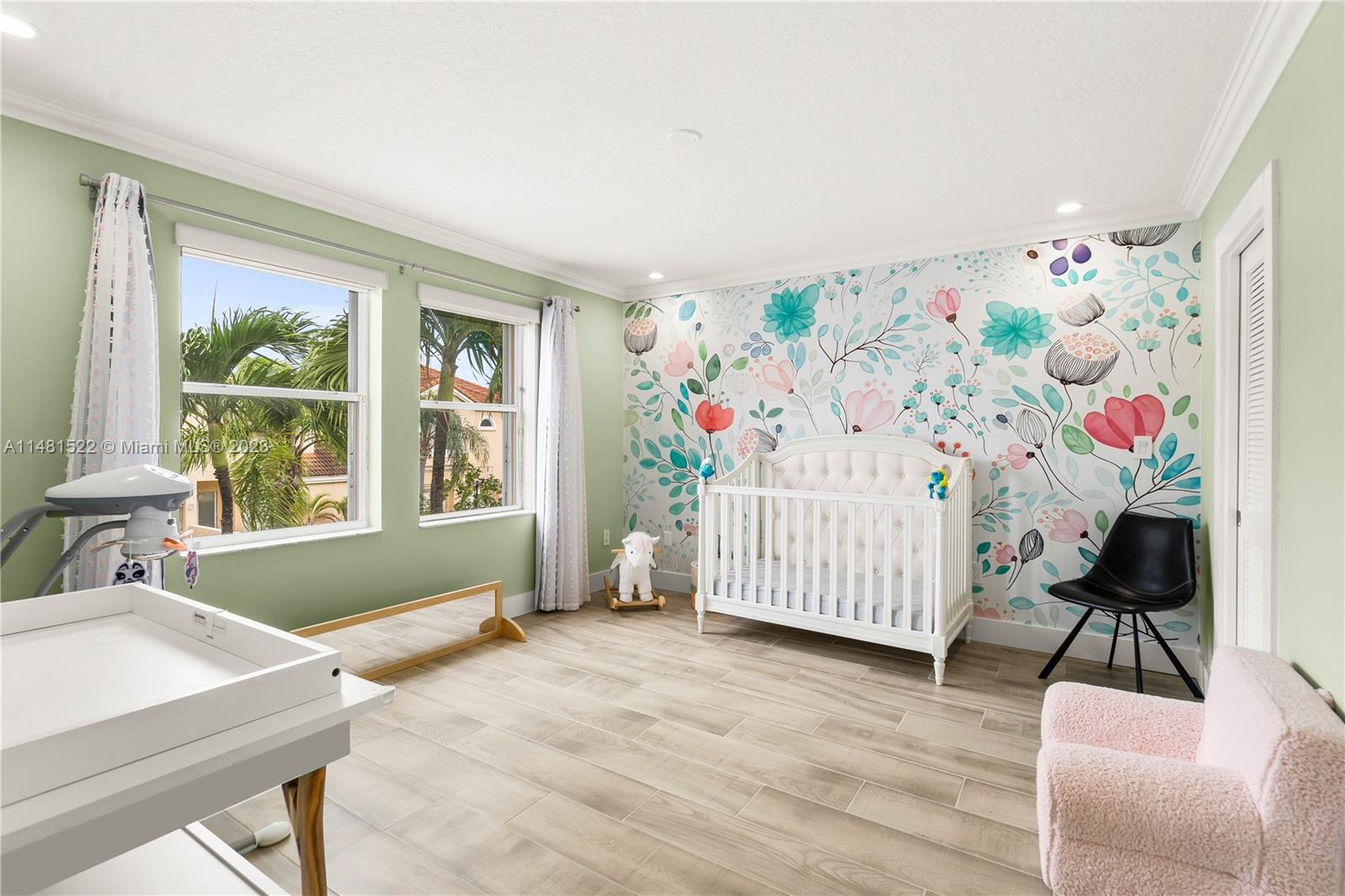 ISLAND WAY - Residential