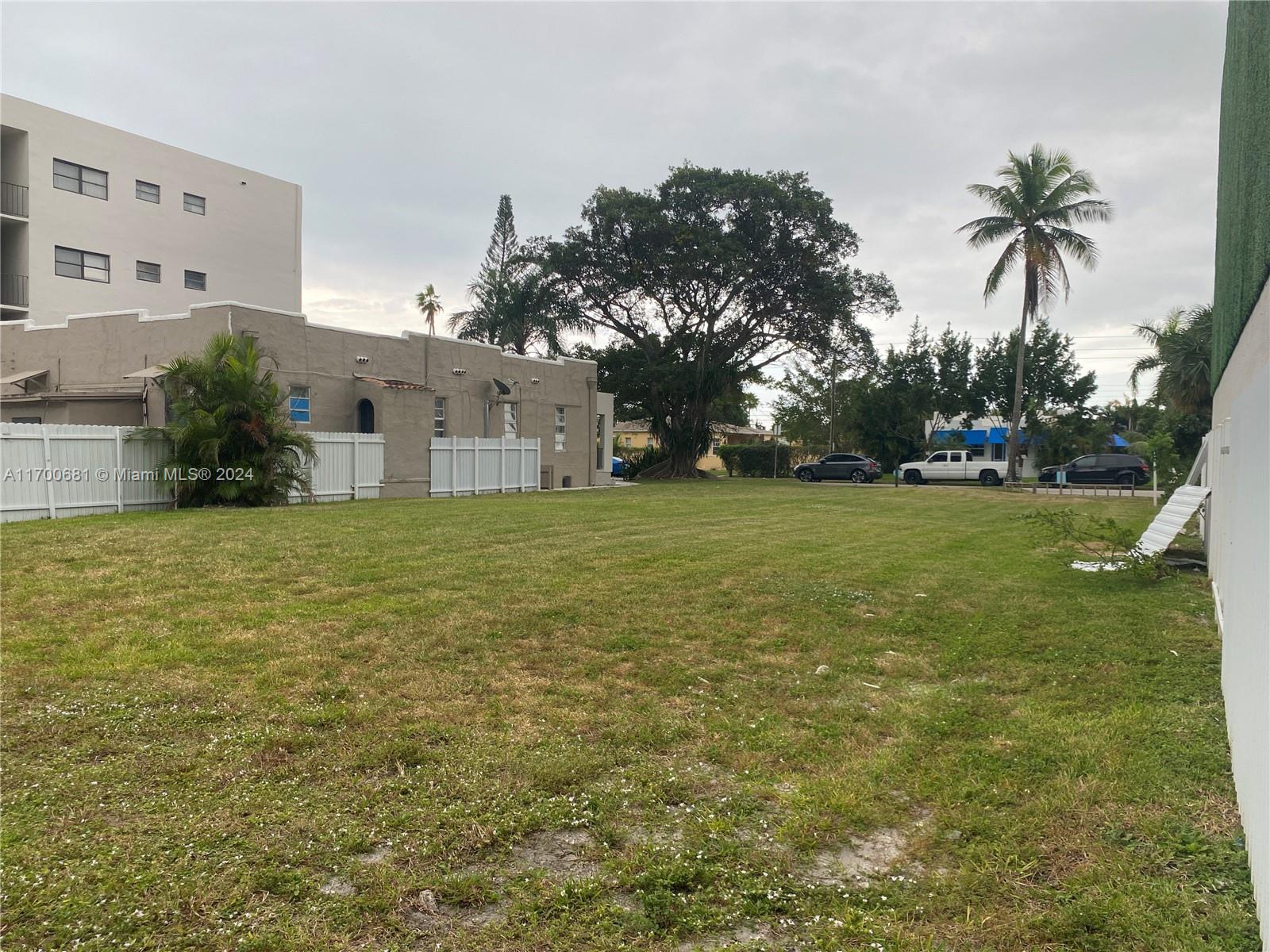 HOLLYWOOD SOUTH SIDE ADD - Land