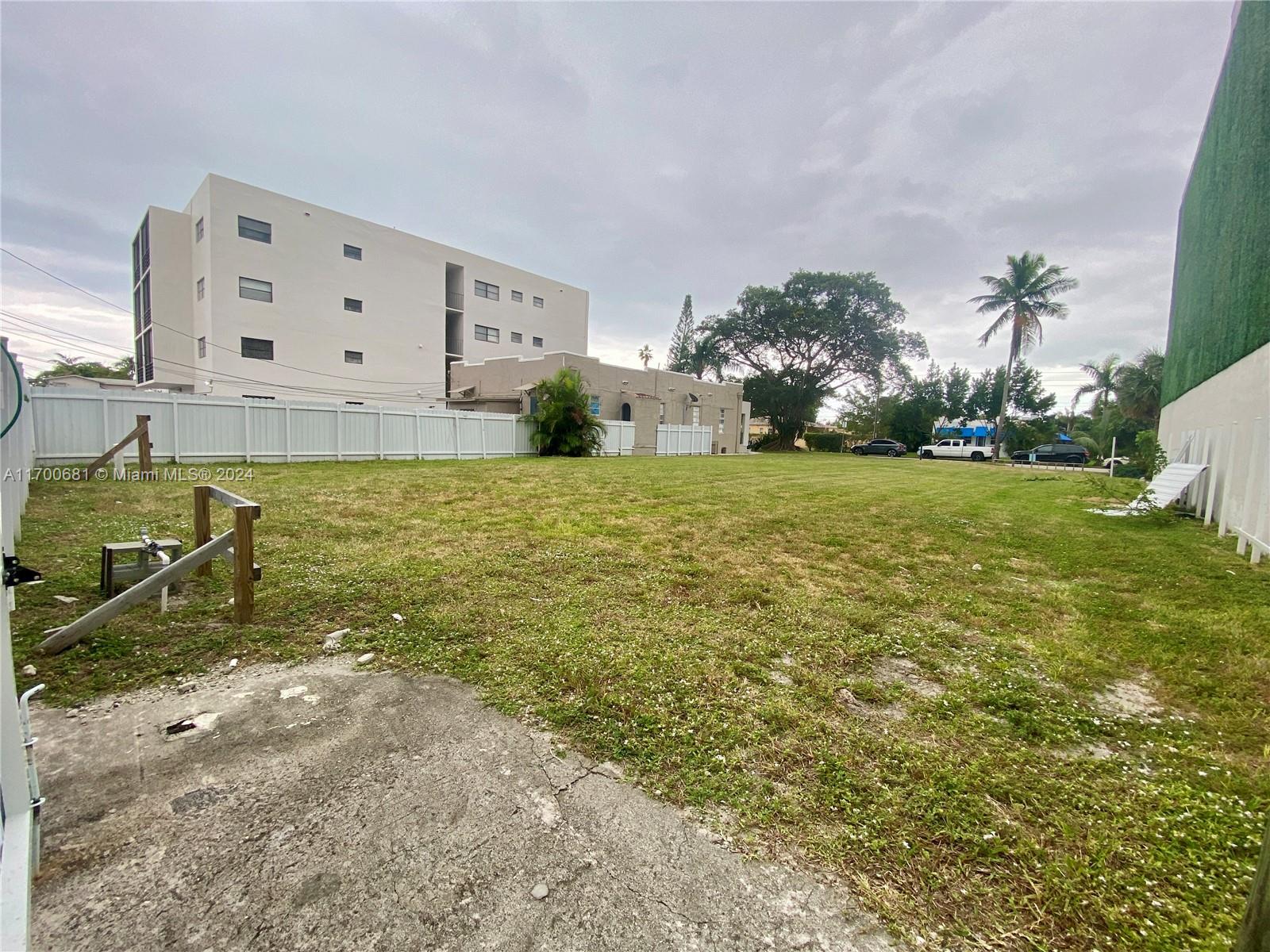 HOLLYWOOD SOUTH SIDE ADD - Land