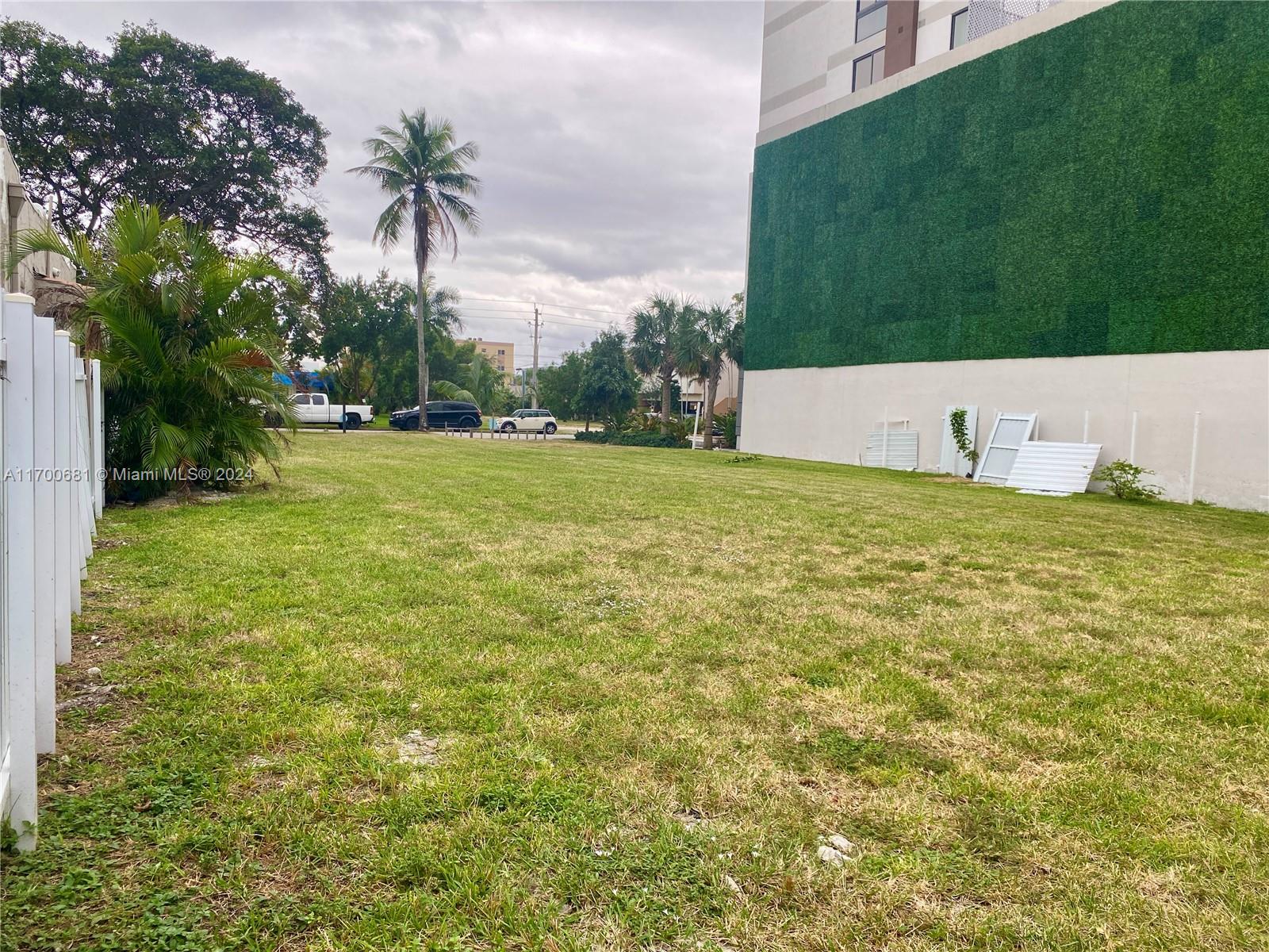 HOLLYWOOD SOUTH SIDE ADD - Land