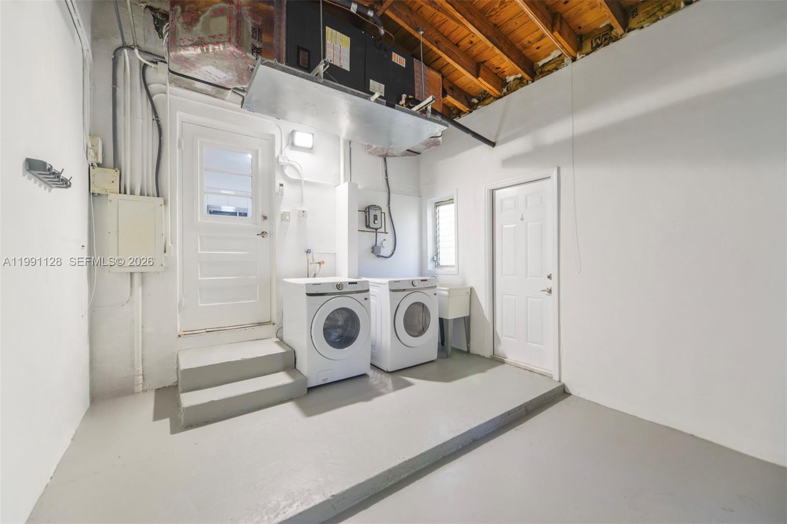 CORAL GABLES SEC E - Residential