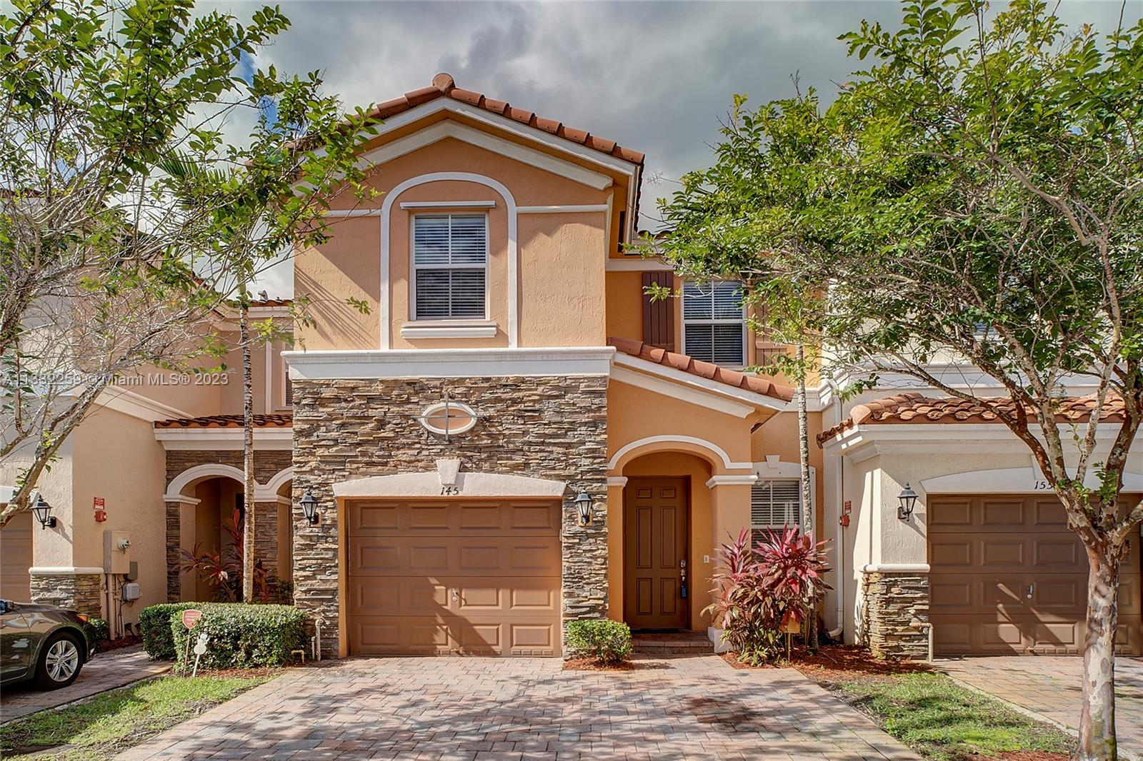 Spacious 4 Bed/2.5 Bath/1 Car Garage Sapphire Model in Emerald Creek Plantation. Great Location next to A- Rated Schools and minutes Sawgrass Mills Mall and Sawgrass Expressway. This townhouse features tiled floors throughout downstairs living areas and c arpet upstairs. Loaded with upgrades, wood cabinets, granite counter tops, stainless steel appliances and much more. Gated community that features a clubhouse with a community room and pool.