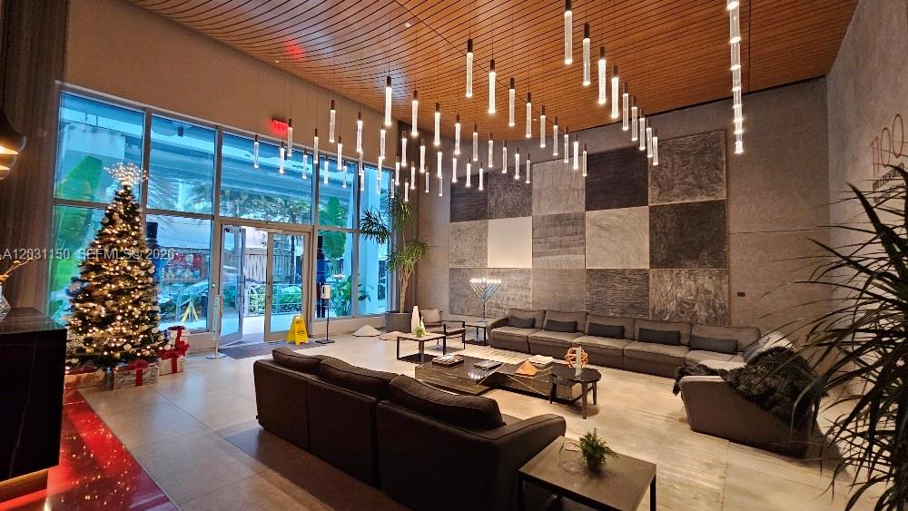 1100 MILLECENTO RESIDENCE - Residential Lease