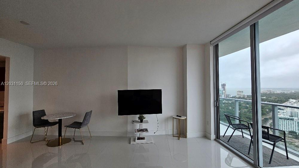 1100 MILLECENTO RESIDENCE - Residential Lease