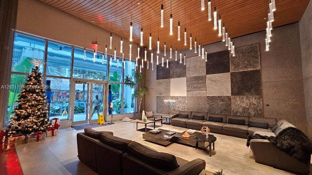 1100 MILLECENTO RESIDENCE - Residential Lease