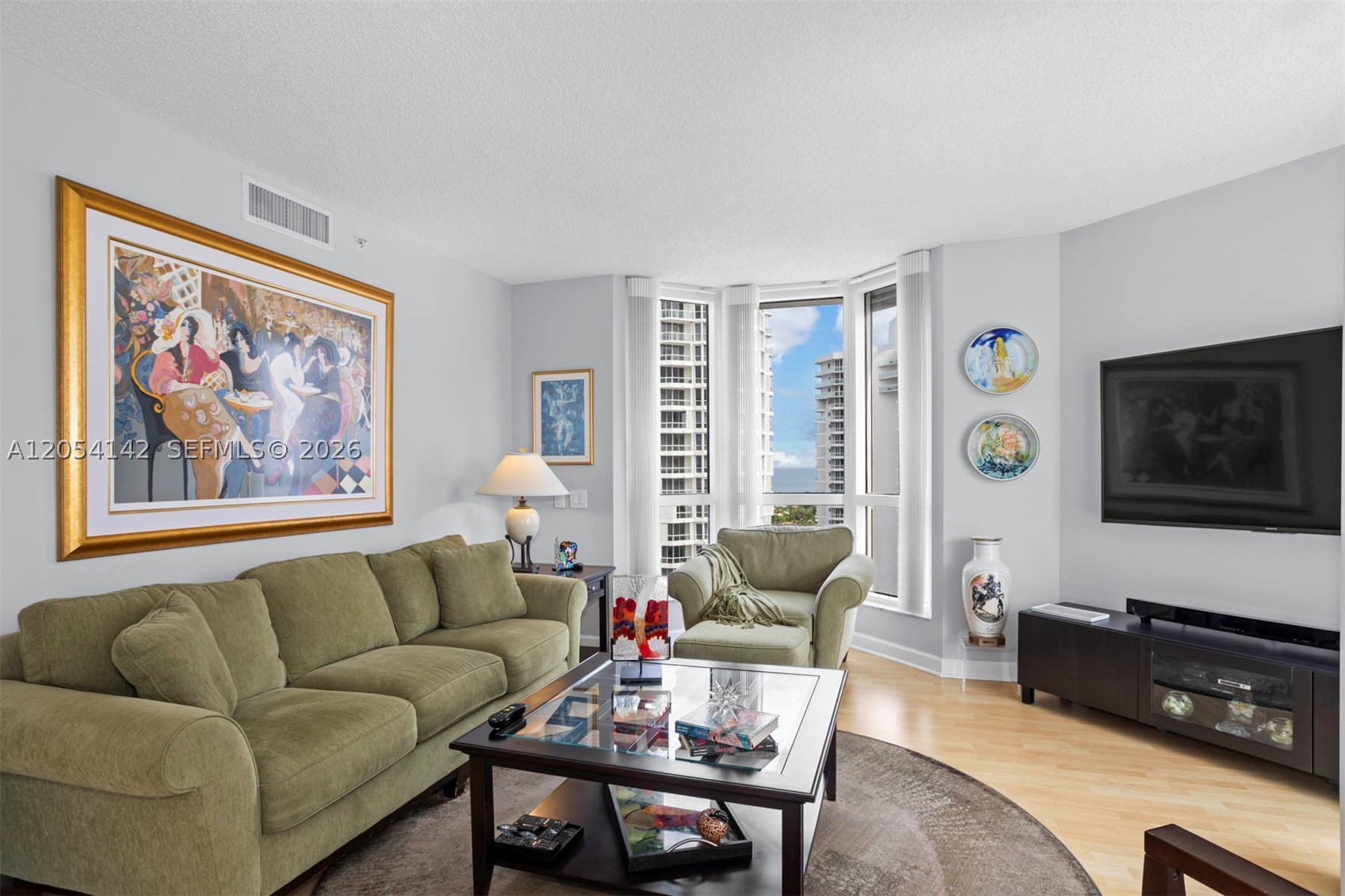 NORTH TOWER AT THE POINT - Residential