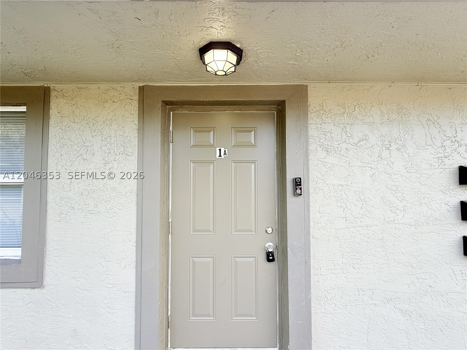 Charming and well-maintained 1-bedroom, 1-bath apartment offering comfortable living in a convenient location. Features a bright living area, functional kitchen with ample cabinet space, and a spacious bedroom with generous closet storage. Enjoy a private entrance, assigned parking, and easy access to major highways, shopping, dining, schools, and public transportation. Move-in ready and perfect for a single occupant or couple. Fast approval available. Schedule your private showing today!