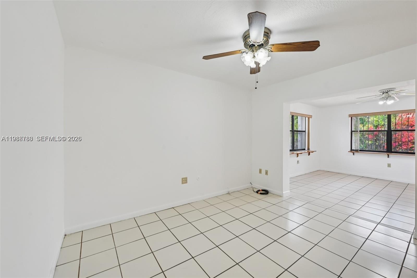 HOMES OF VERSAILLES 9624 - Residential