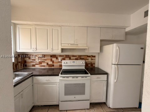 SUNSET PALM VILLAS CONDO - Residential Lease