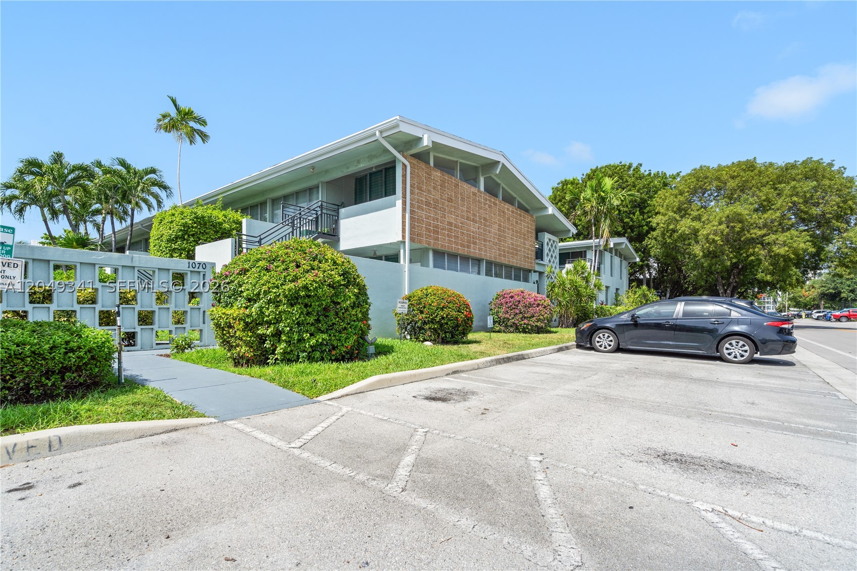 1060 CO-OP APTS INC - Residential