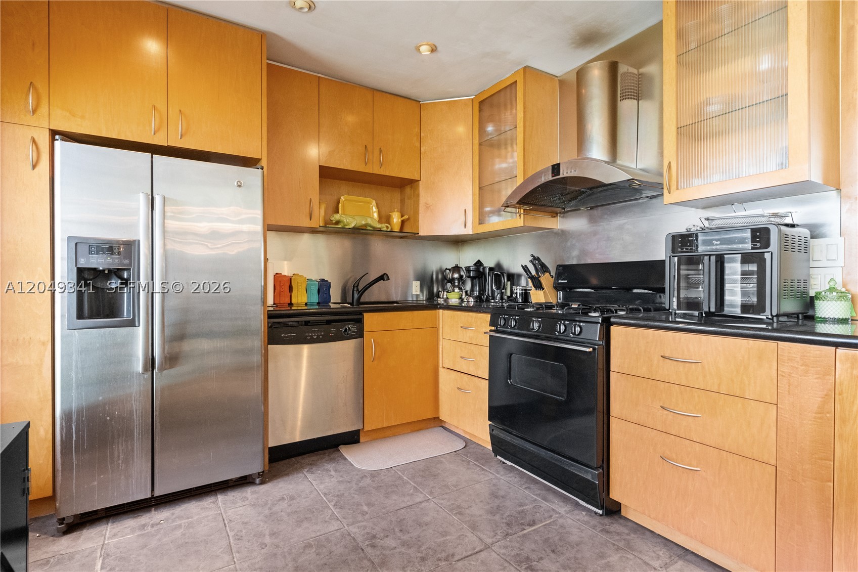 1060 CO-OP APTS INC - Residential