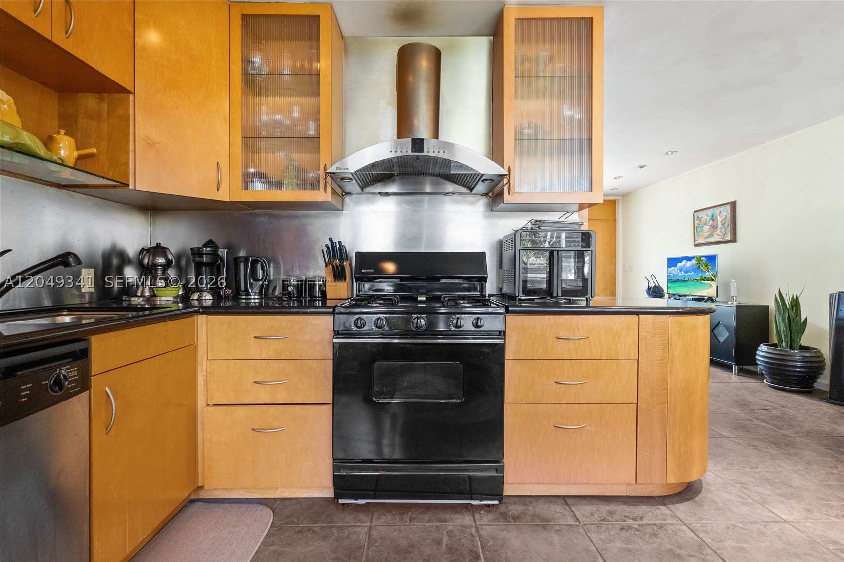 1060 CO-OP APTS INC - Residential