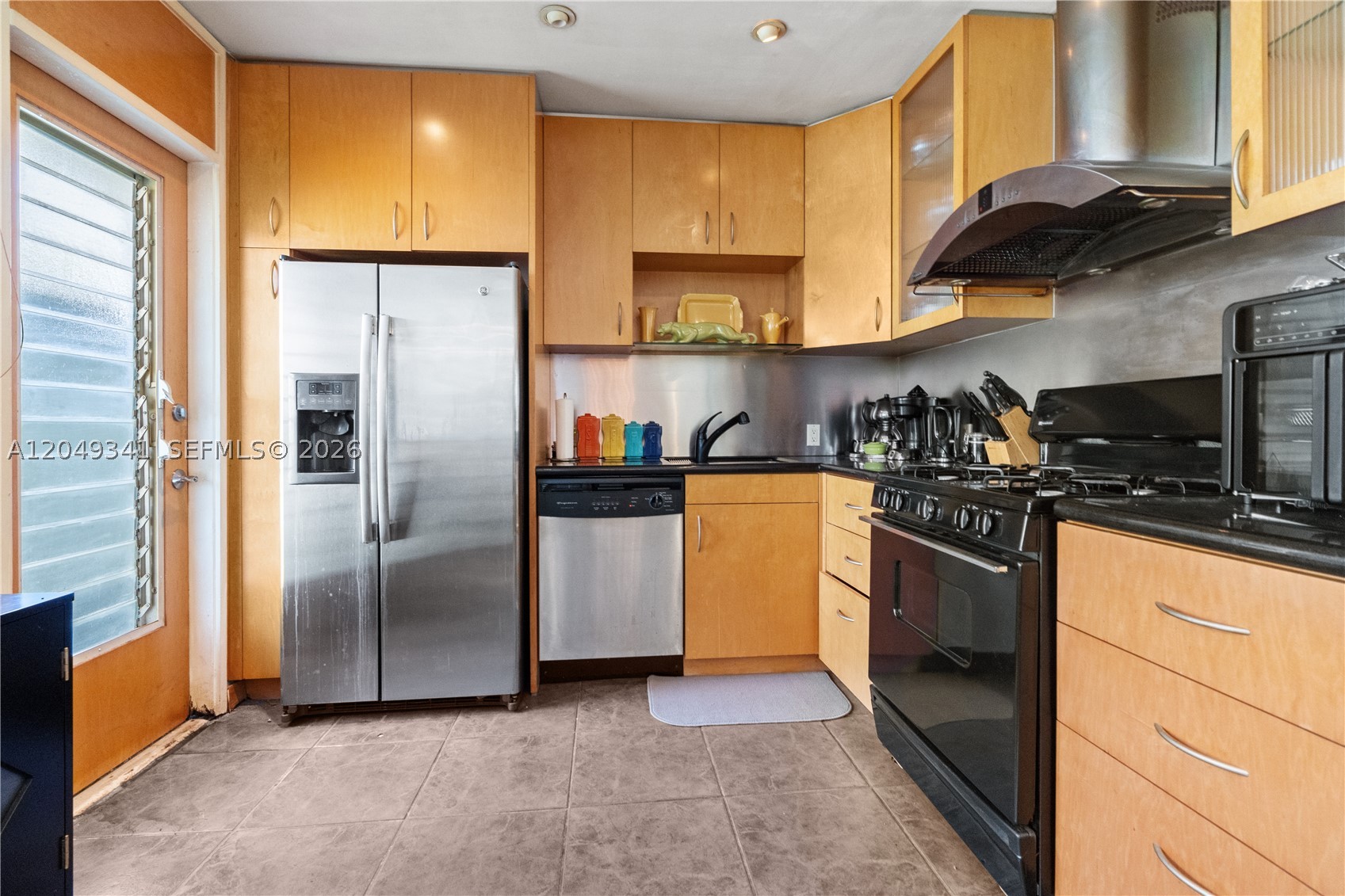 1060 CO-OP APTS INC - Residential