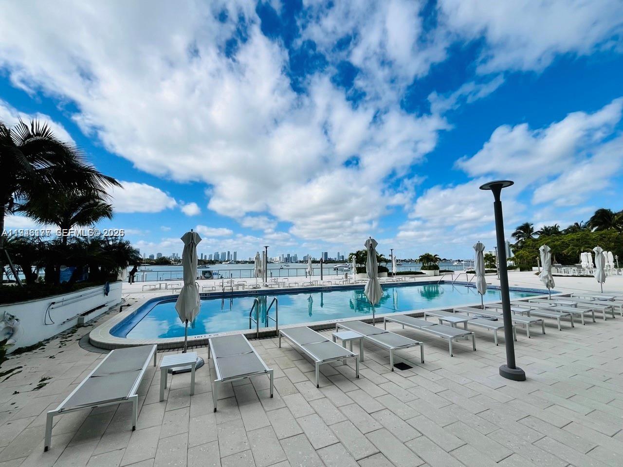 MIRADOR 1000 CONDO - Residential