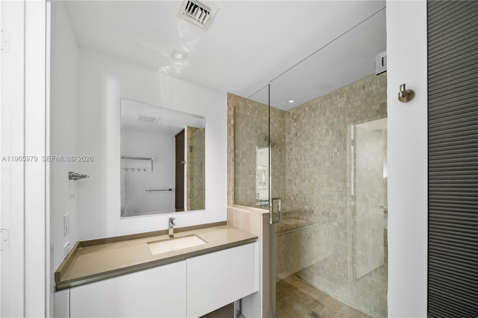 REACH CONDO - Residential