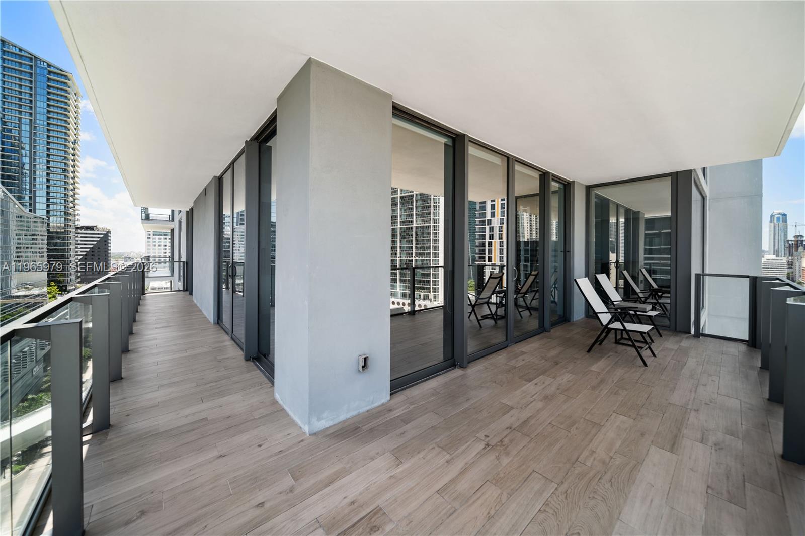 REACH CONDO - Residential