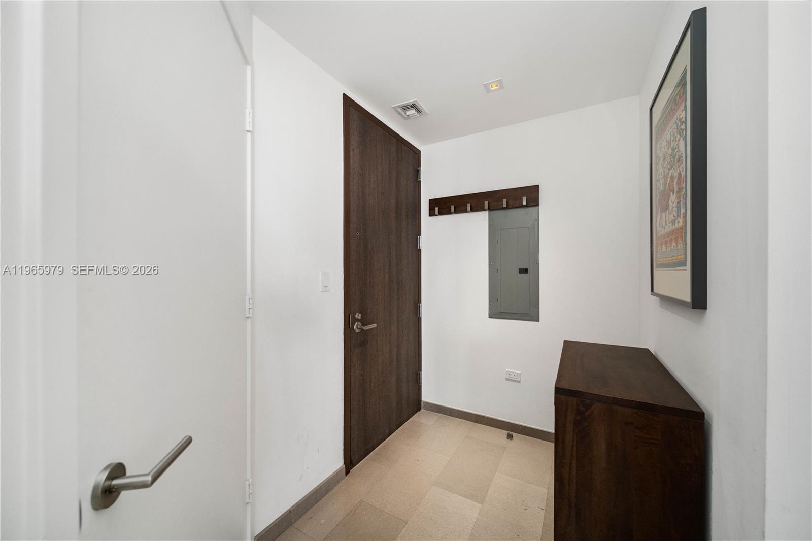 REACH CONDO - Residential