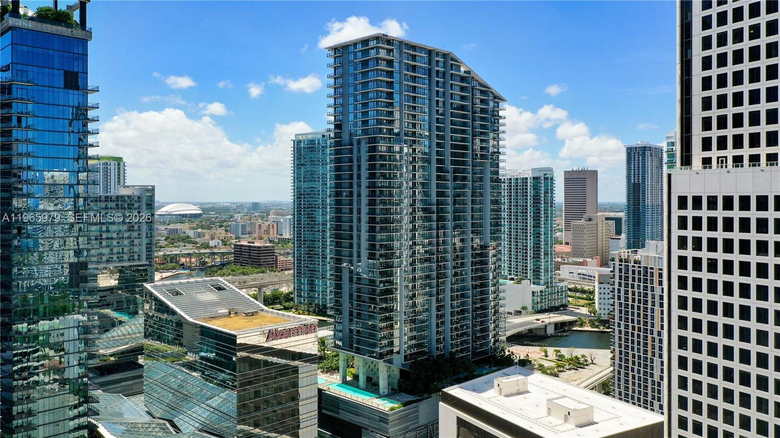 REACH CONDO - Residential