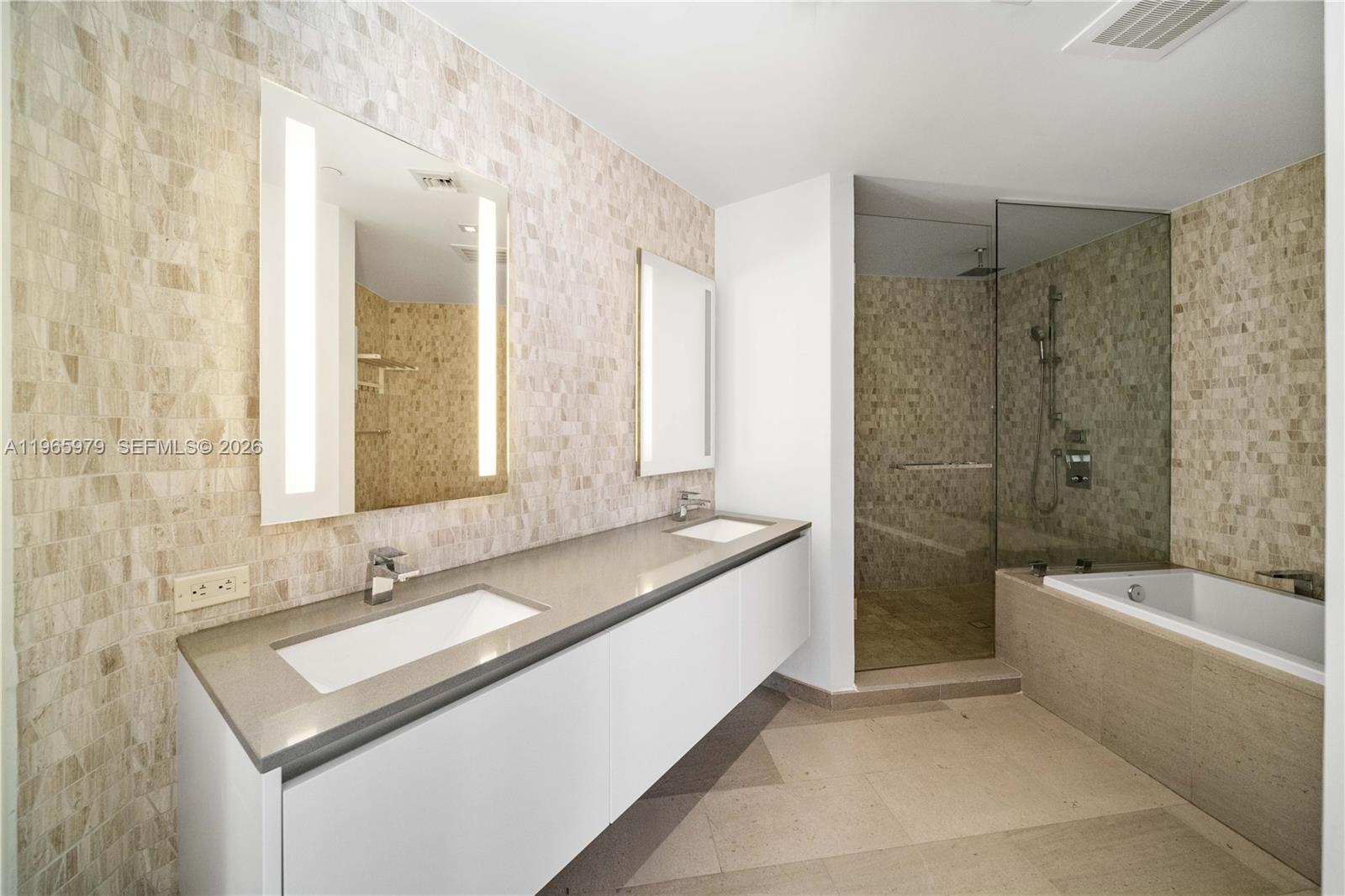 REACH CONDO - Residential