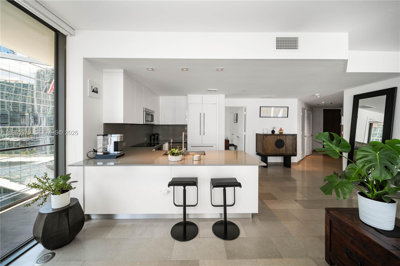 REACH CONDO - Residential