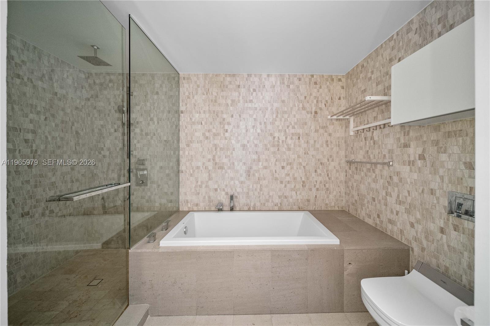 REACH CONDO - Residential