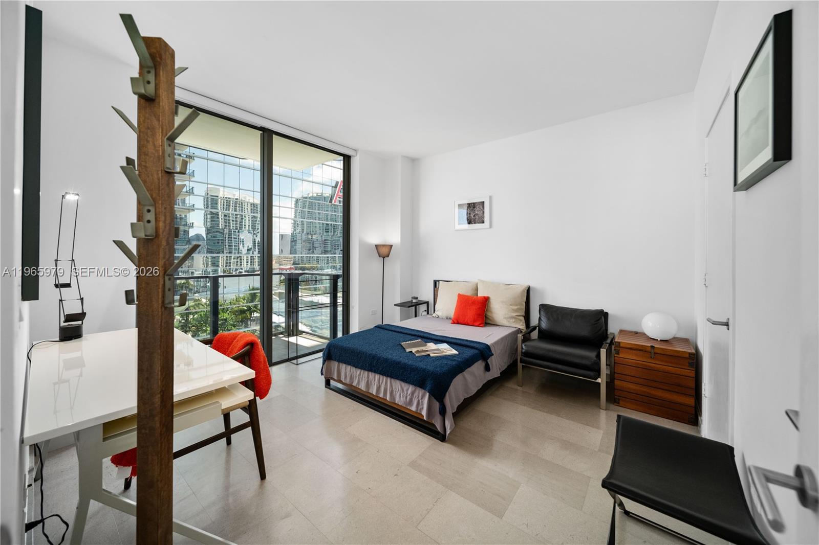 REACH CONDO - Residential