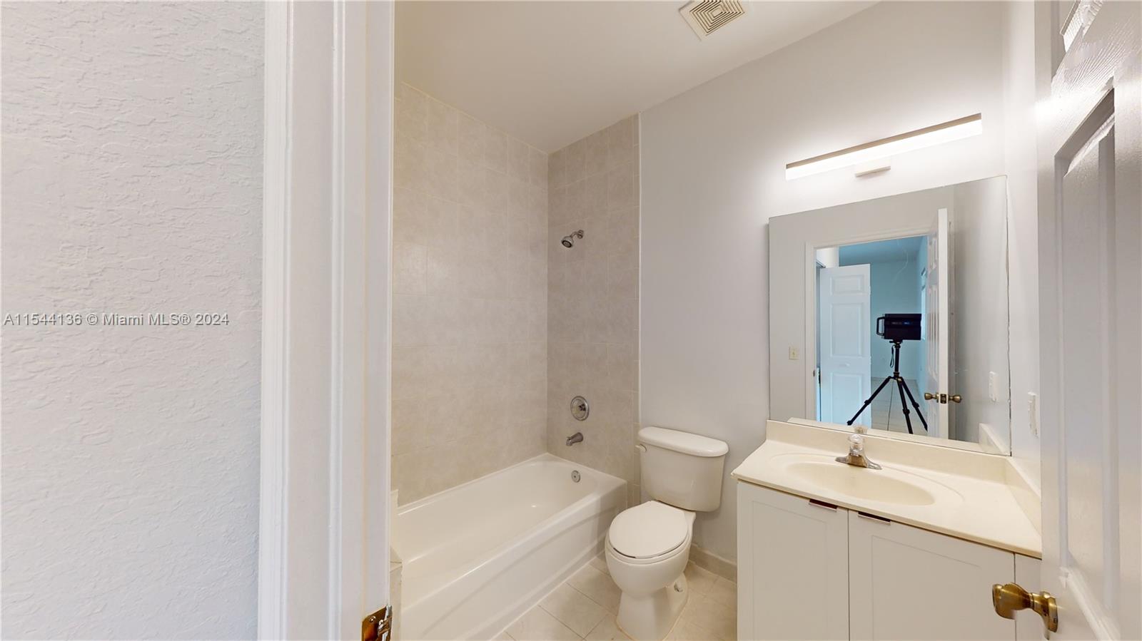 CARIBBEAN ISLES VILLAS CO - Residential