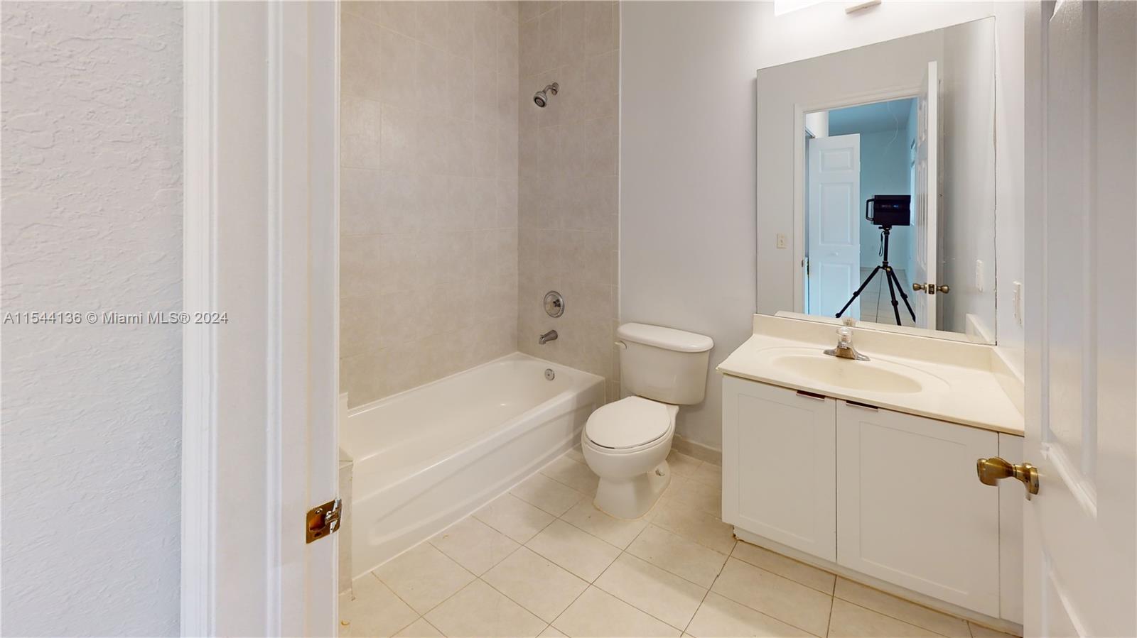 CARIBBEAN ISLES VILLAS CO - Residential