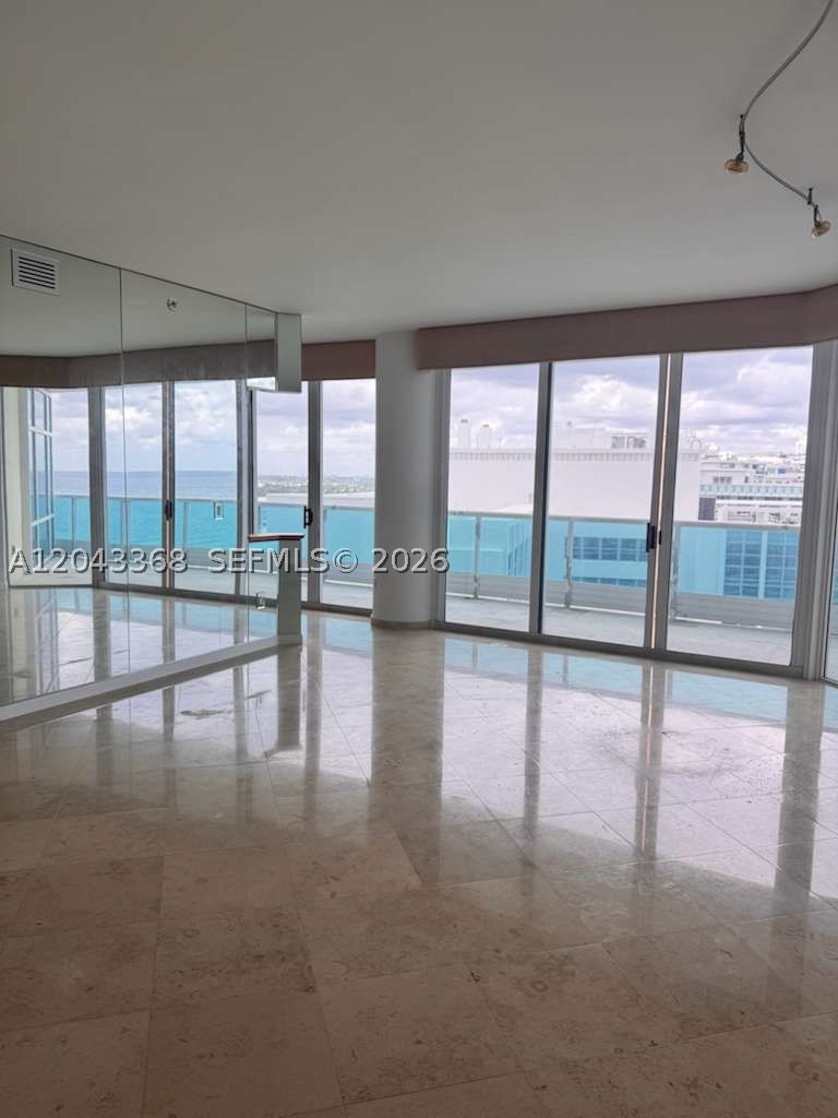 CAPOBELLA CONDO - Residential