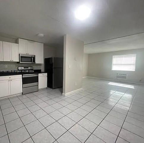Fully remodeled 2 Bedroom / 1 Bathroom apartment in Homestead. Stainless steel appliances. Granite countertops. Washer/Dryer in unit! One assigned parking spot is included in the rent! Unit is located inside a gated building. Landlord requires proof of income! Criminal, credit, and eviction screening by owner required! $75 application fee required by owner in order to process screening.