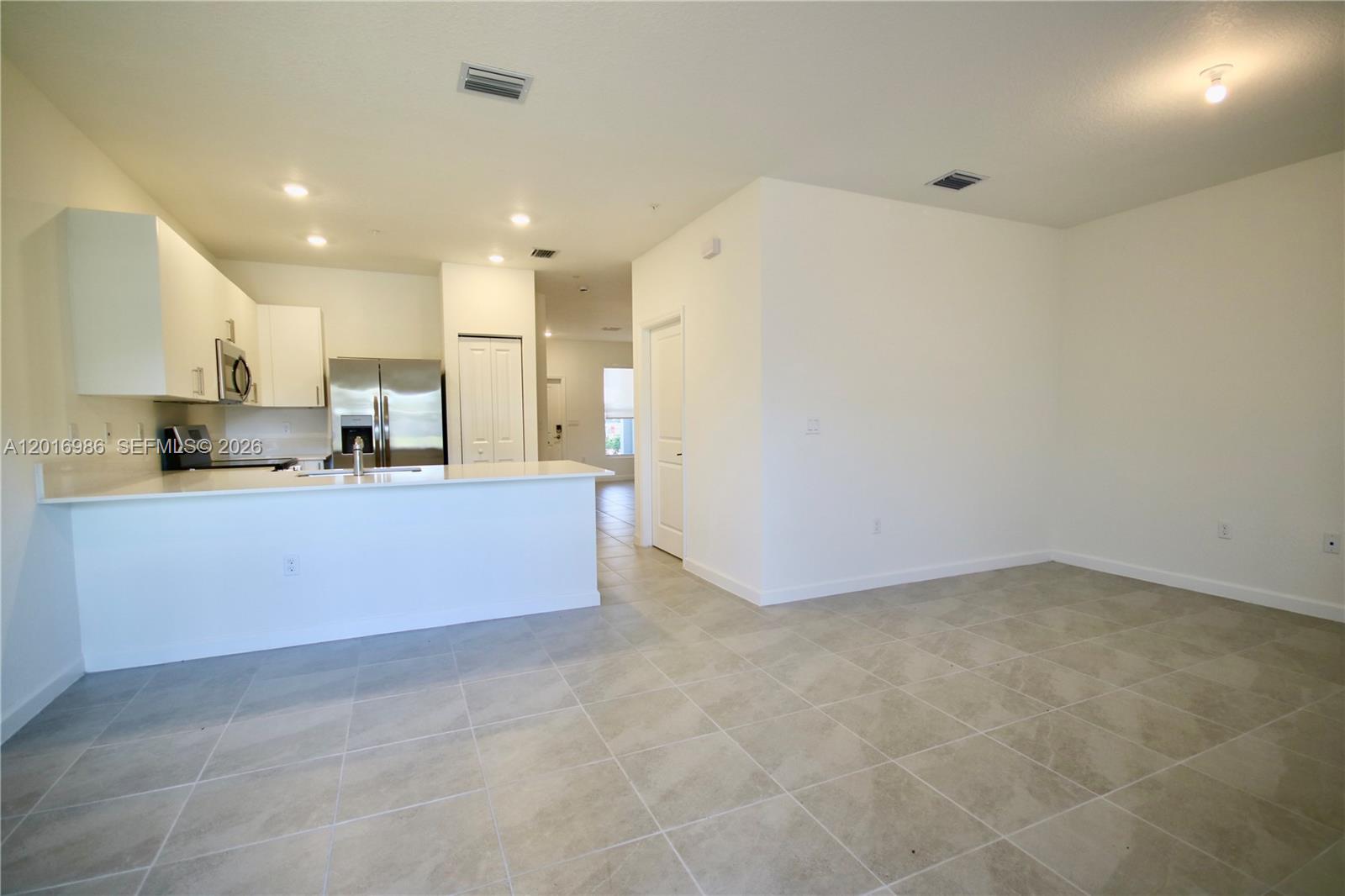 SKYRISE TOWNHOMES - Residential Lease