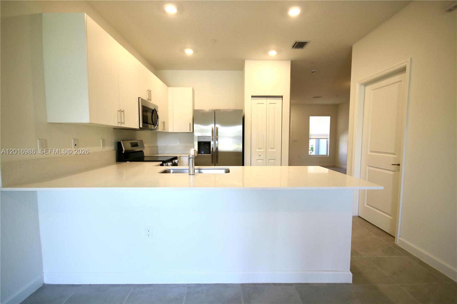 SKYRISE TOWNHOMES - Residential Lease