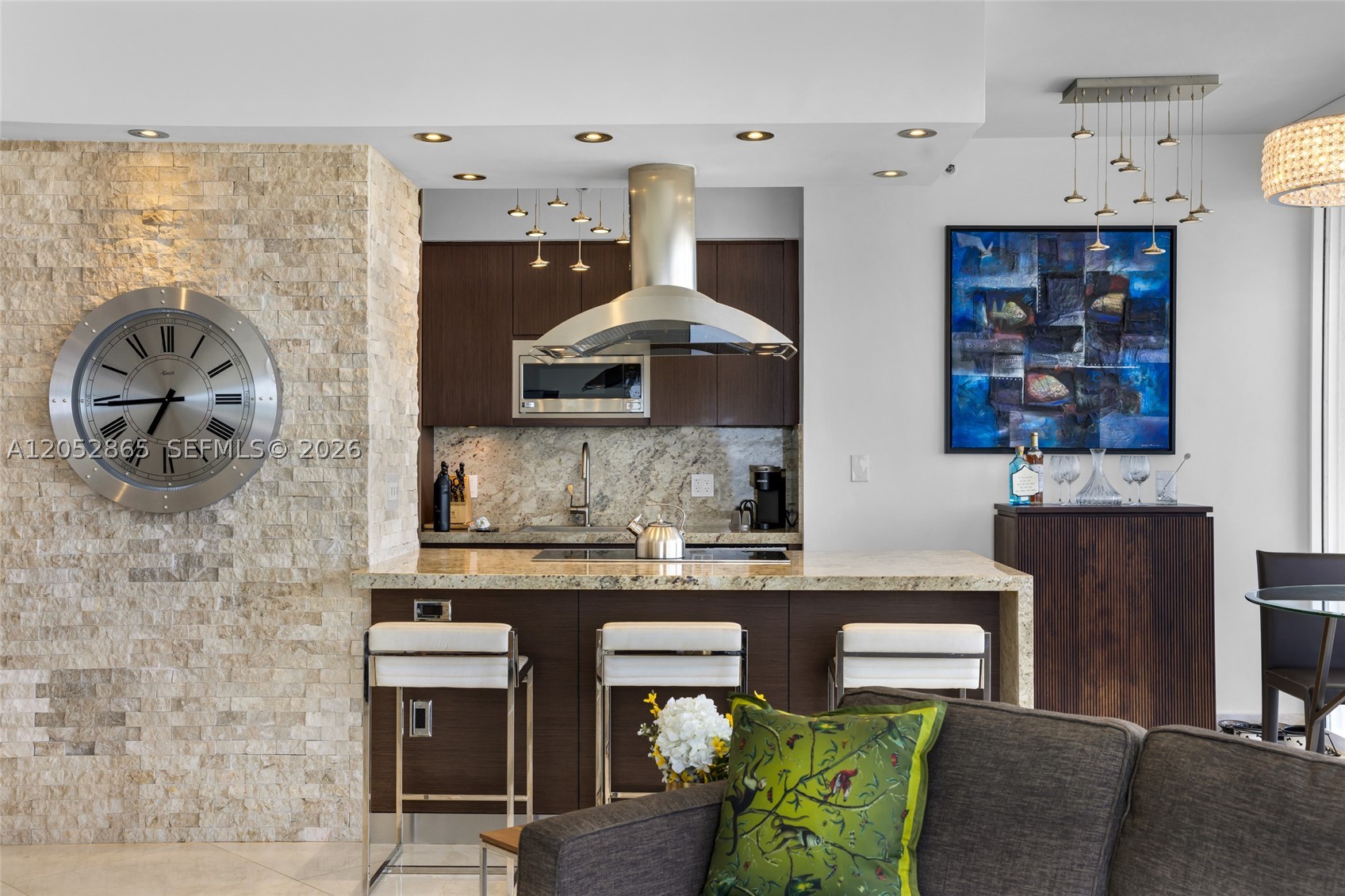 ST TROPEZ OCEAN CONDO - Residential