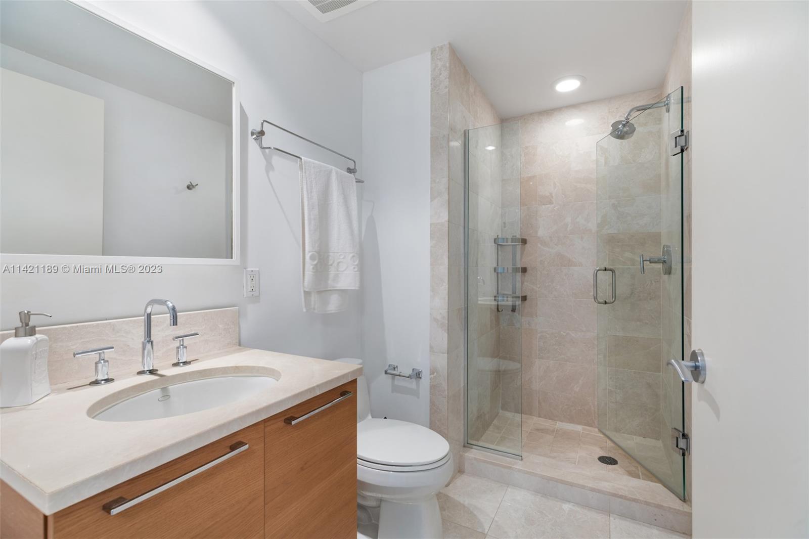 JADE BEACH CONDO - Residential Lease