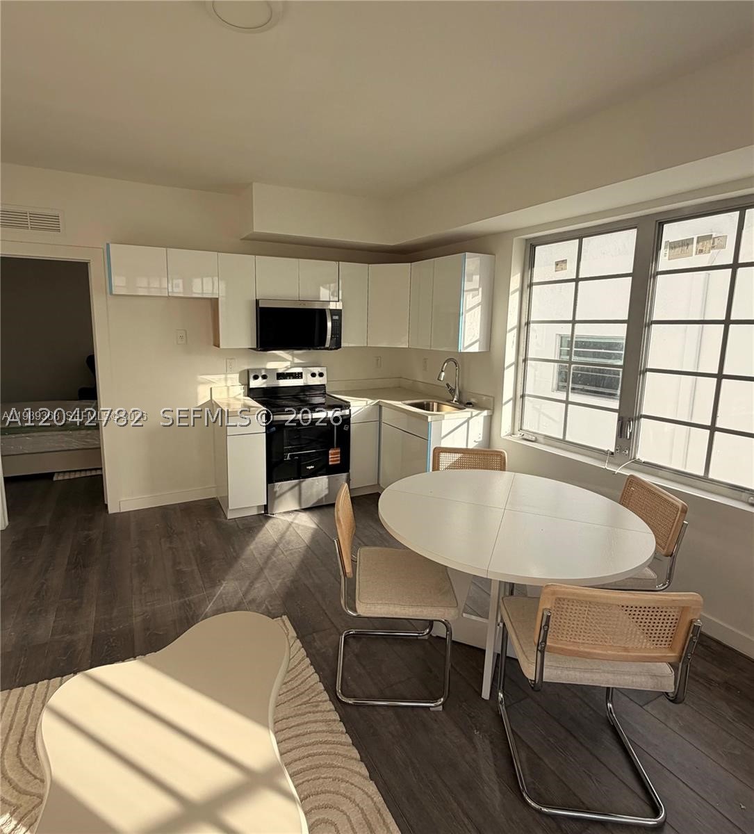 Brand new, immaculate designer-ready studio . Masterpiece of Lawrence Murray Dixon, First Herbshire is a boutique residence condominium located in the heart of the Art Deco District, framed by Lincoln Road and Espanola Way. Close to Flamingo Park and just steps from paradisiacal beaches.